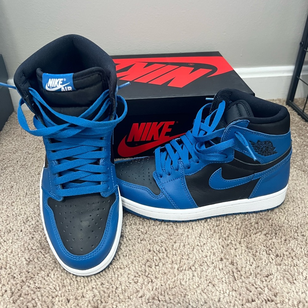 Jordan 1 Retro High OG ‘Dark Marina Blue’
